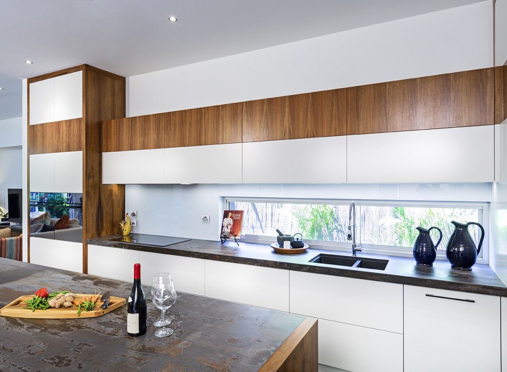 Kitchen with dining area in Hackney